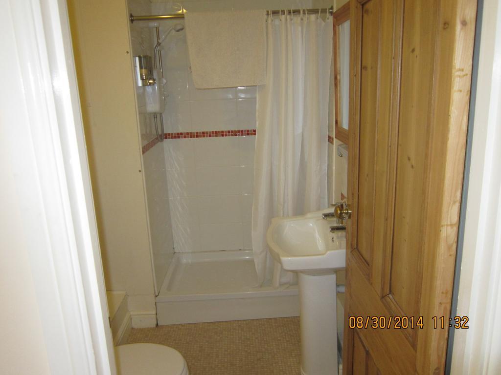 Queen Mary Inn Poole Room photo