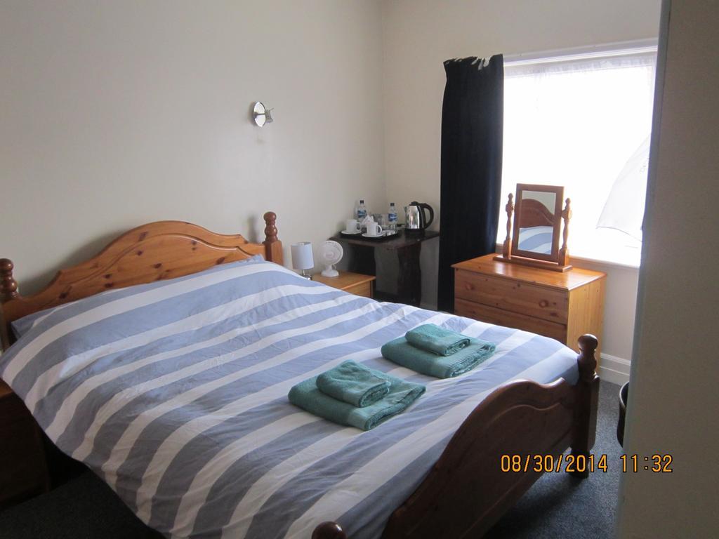 Queen Mary Inn Poole Room photo
